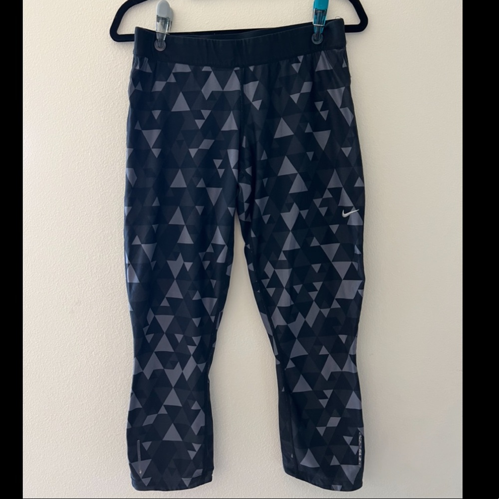 Nike Dri Fit Triangle Print Crop Leggings